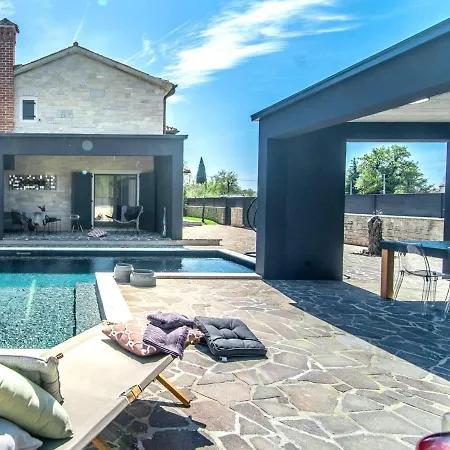 Luxury And Stylish With Private Pool Porec